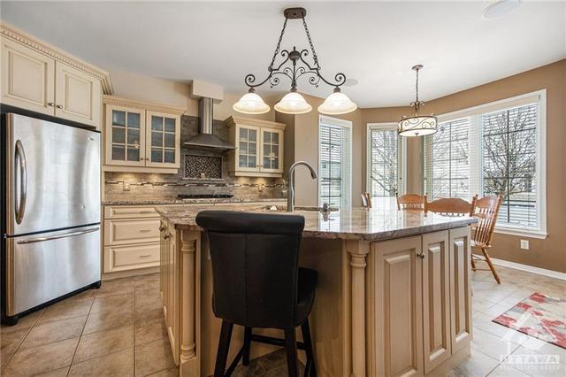 49 Pondhollow Way, House detached with 5 bedrooms, 4 bathrooms and 4 parking in Ottawa ON | Image 10