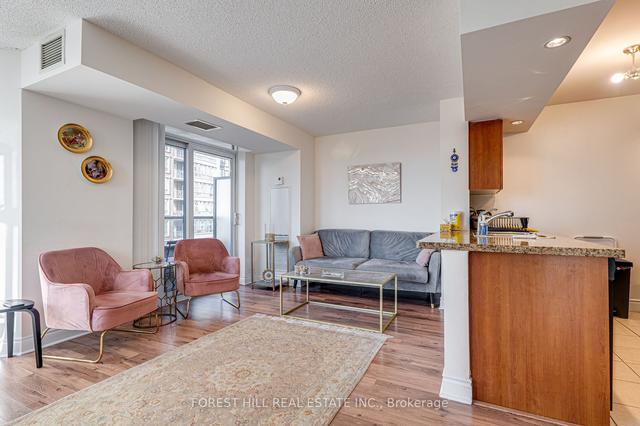 819 - 500 Doris Ave, Condo with 2 bedrooms, 2 bathrooms and 1 parking in Toronto ON | Image 3