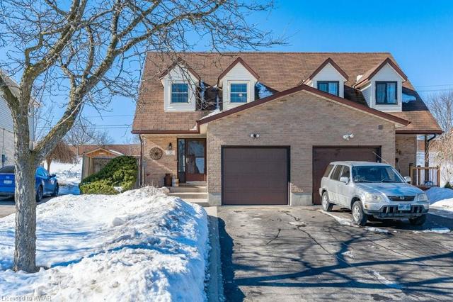 38 Catalina Court, House semidetached with 3 bedrooms, 2 bathrooms and 3 parking in Kitchener ON | Image 2