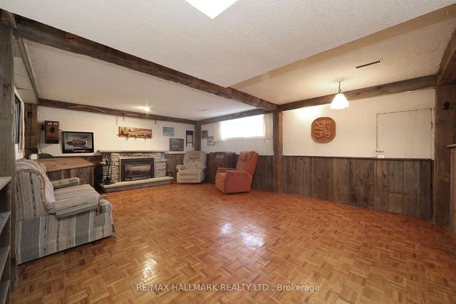 31 Tilley Dr, House detached with 4 bedrooms, 2 bathrooms and 4 parking in Toronto ON | Image 20