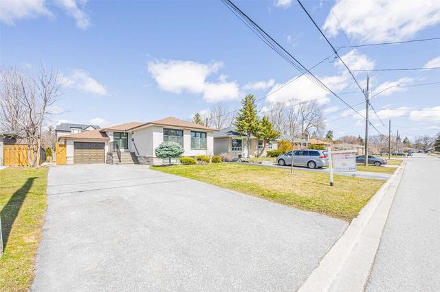 383 Wenlock Ave, House detached with 3 bedrooms, 3 bathrooms and 7 parking in Richmond Hill ON | Image 12