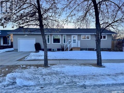 221 6th Street, House detached with 4 bedrooms, 2 bathrooms and null parking in Humboldt SK | Card Image