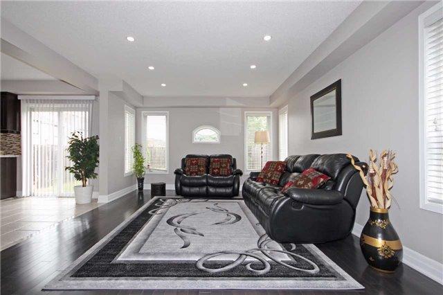 1072 Deacon Dr, House detached with 3 bedrooms, 3 bathrooms and 2 parking in Milton ON | Image 5