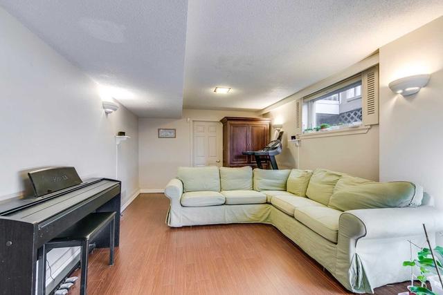 542 Grand Blvd, House detached with 3 bedrooms, 2 bathrooms and 5 parking in Oakville ON | Image 18