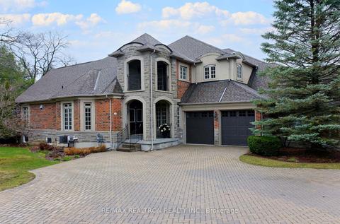 10 Kendrick Cres, Townhouse with 2 bedrooms, 4 bathrooms and 4 parking in Aurora ON | Card Image