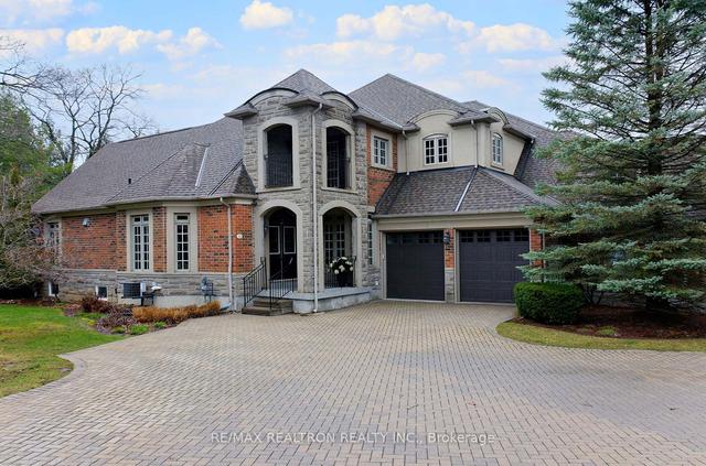10 Kendrick Cres, Townhouse with 2 bedrooms, 4 bathrooms and 4 parking in Aurora ON | Image 1