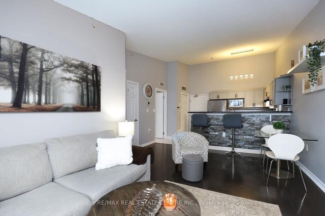 409 - 1380 Main St E, Condo with 2 bedrooms, 1 bathrooms and 4 parking in Milton ON | Image 6