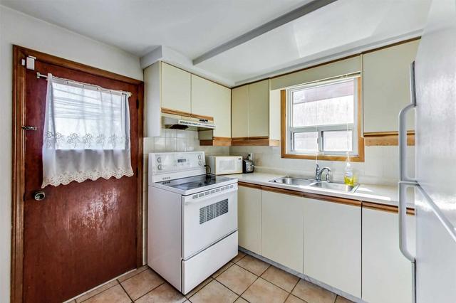 445 Westmount Ave, House detached with 2 bedrooms, 2 bathrooms and 1 parking in Toronto ON | Image 7