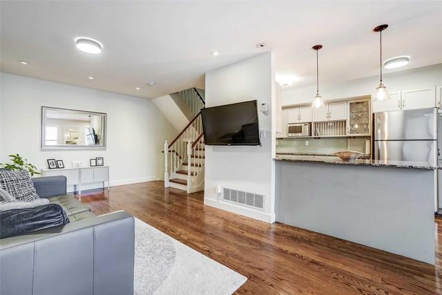 4 - 1241 Parkwest Pl, Townhouse with 3 bedrooms, 3 bathrooms and 2 parking in Mississauga ON | Image 5