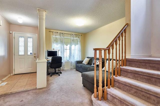 69 Tansley Cres, House detached with 3 bedrooms, 3 bathrooms and 3 parking in Ajax ON | Image 2