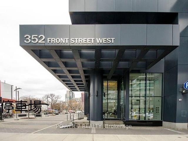 102 - 352 Front St W, Townhouse with 2 bedrooms, 2 bathrooms and 0 parking in Toronto ON | Image 1