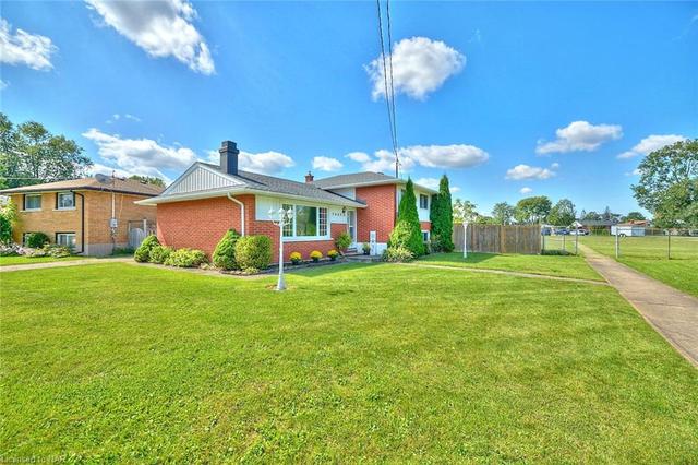 7405 Susan Crescent, House detached with 3 bedrooms, 1 bathrooms and 5 parking in Niagara Falls ON | Image 34