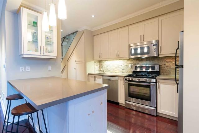 142 Fulton Ave, House detached with 3 bedrooms, 5 bathrooms and 0 parking in Toronto ON | Image 6