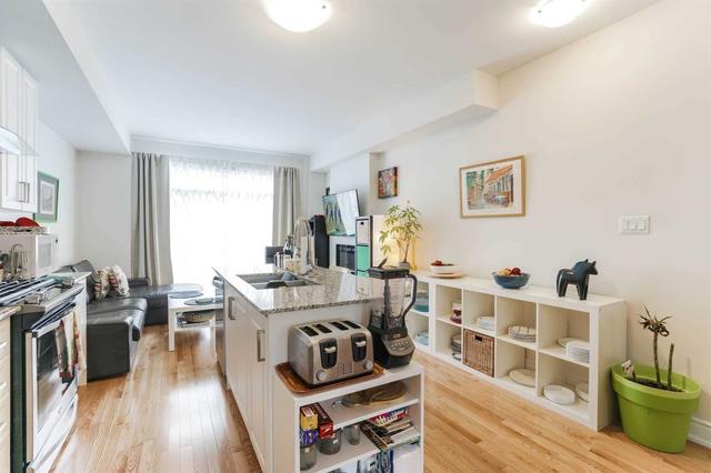 145 Norseman St, Townhouse with 3 bedrooms, 3 bathrooms and 2 parking in Toronto ON | Image 3
