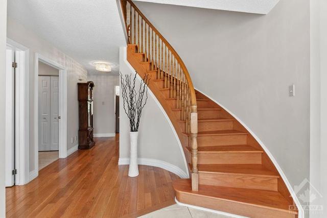 14 Spindle Way, House detached with 4 bedrooms, 3 bathrooms and 6 parking in Ottawa ON | Image 5