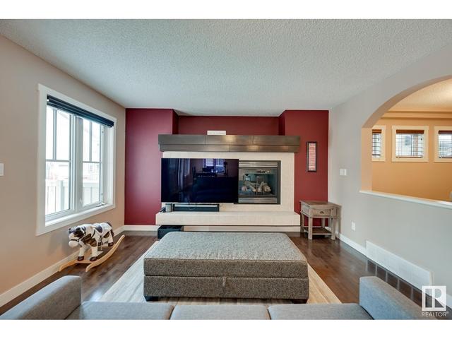 2608 Anderson Cr Sw, House detached with 3 bedrooms, 2 bathrooms and 4 parking in Edmonton AB | Card Image