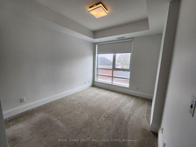 126 - 1 Old Mill Dr, Condo with 1 bedrooms, 2 bathrooms and 1 parking in Toronto ON | Image 2