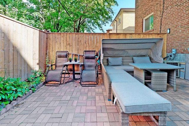 301 Parliament St, House semidetached with 3 bedrooms, 3 bathrooms and 2 parking in Toronto ON | Image 13