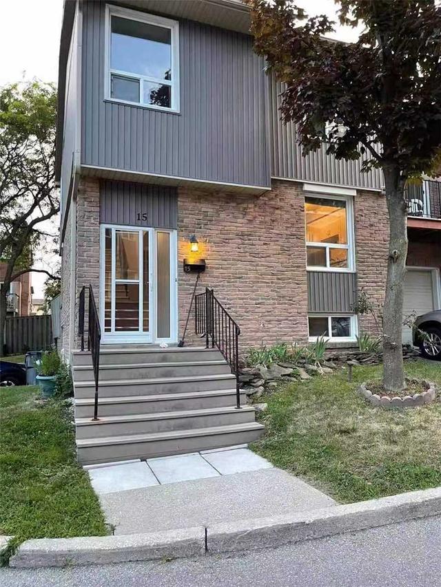 15 - 900 Dundas St W, Townhouse with 3 bedrooms, 3 bathrooms and 2 parking in Mississauga ON | Image 1