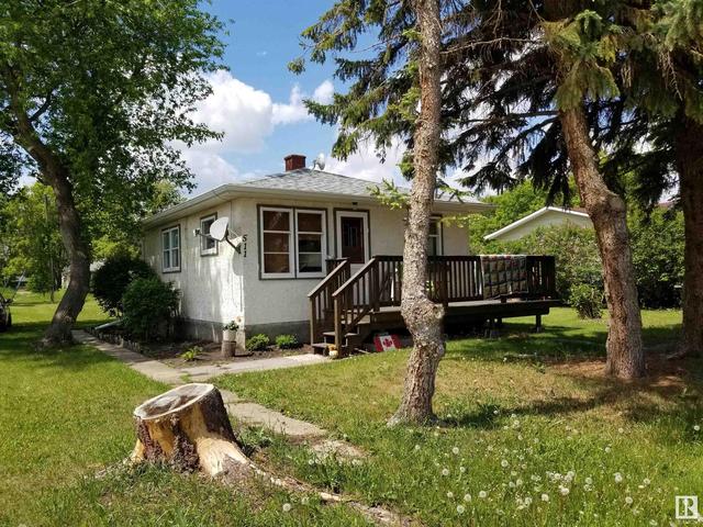 5112 47 St, House detached with 2 bedrooms, 1 bathrooms and null parking in Waskatenau AB | Image 1