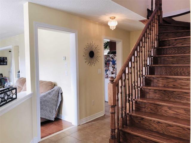 22 Lake Cres, House detached with 4 bedrooms, 3 bathrooms and 6 parking in Barrie ON | Image 6