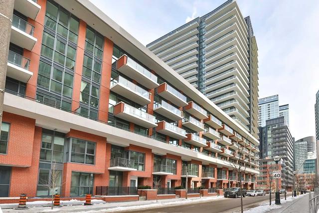 th6 - 38 Iannuzzi St, Condo with 2 bedrooms, 3 bathrooms and 1 parking in Toronto ON | Image 1