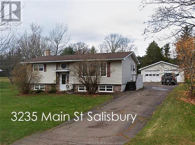 3235 Main St, House detached with 2 bedrooms, 2 bathrooms and null parking in Salisbury NB | Image 1