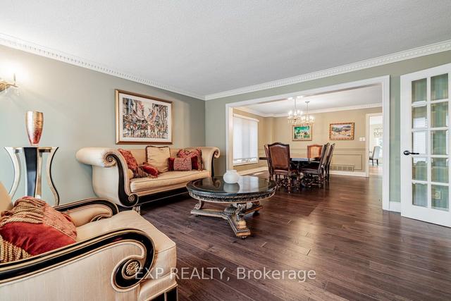 110 Brownlee Ave, House detached with 4 bedrooms, 5 bathrooms and 9 parking in Vaughan ON | Image 6