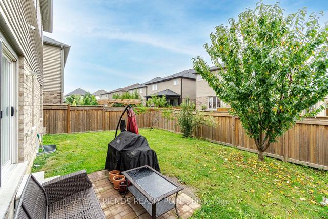 55 Thornbury Crt, House detached with 4 bedrooms, 3 bathrooms and 6 parking in Hamilton ON | Image 22