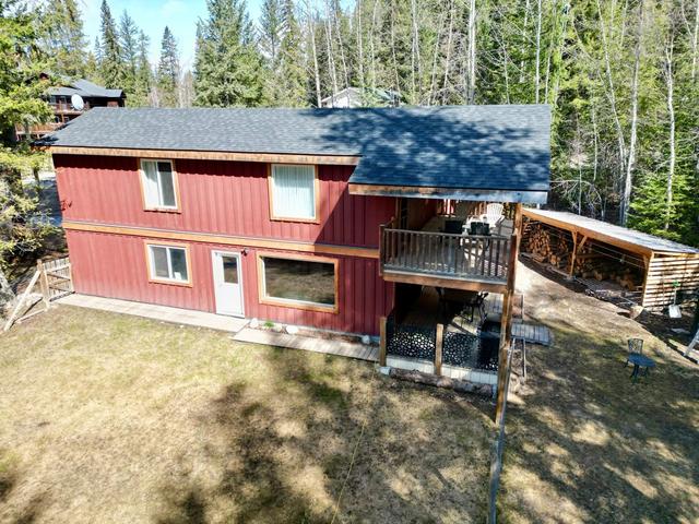 644 Golden Donald Upper Rd, House detached with 4 bedrooms, 2 bathrooms and null parking in Columbia Shuswap A BC | Image 2