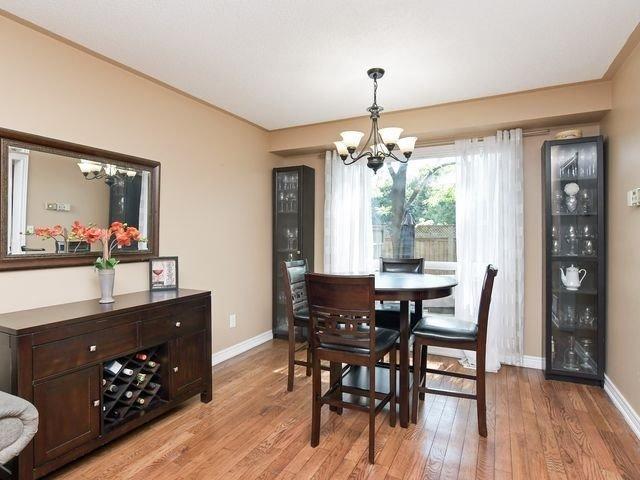 24 Lancewood Cres, Townhouse with 3 bedrooms, 4 bathrooms and 1 parking in Brampton ON | Image 6