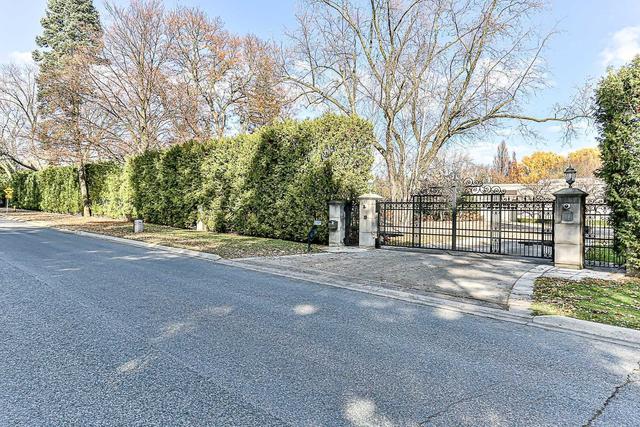 19 High Point Rd, House detached with 6 bedrooms, 12 bathrooms and 30 parking in Toronto ON | Image 32