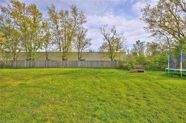 707 Garrison Rd, House detached with 3 bedrooms, 1 bathrooms and 6 parking in Fort Erie ON | Image 10