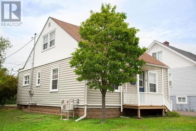 11 Copp St, House detached with 3 bedrooms, 1 bathrooms and null parking in Dieppe NB | Card Image