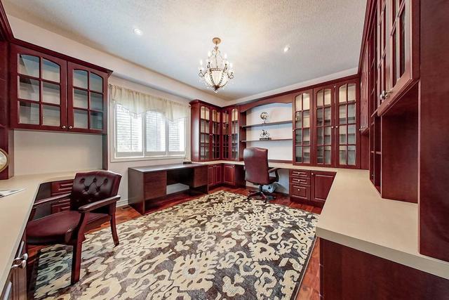 5403 Roanoke Crt, House detached with 6 bedrooms, 4 bathrooms and 12 parking in Mississauga ON | Image 19