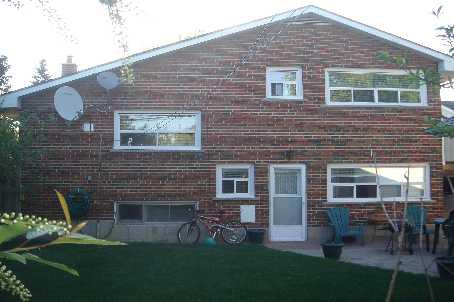 80 Lowcrest Blvd, House detached with 4 bedrooms, 2 bathrooms and 6 parking in Toronto ON | Image 3