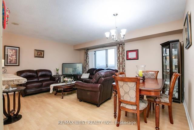 806 - 2088 Lawrence Ave, Condo with 2 bedrooms, 2 bathrooms and 1 parking in Toronto ON | Image 5