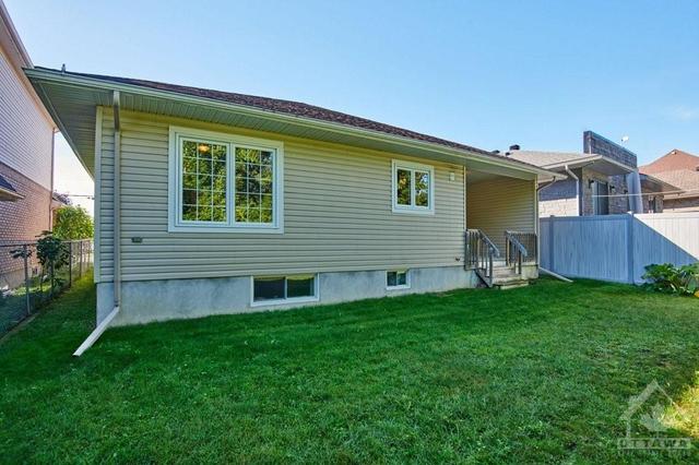 1477 Rosebella Avenue, House detached with 2 bedrooms, 2 bathrooms and 3 parking in Ottawa ON | Image 27