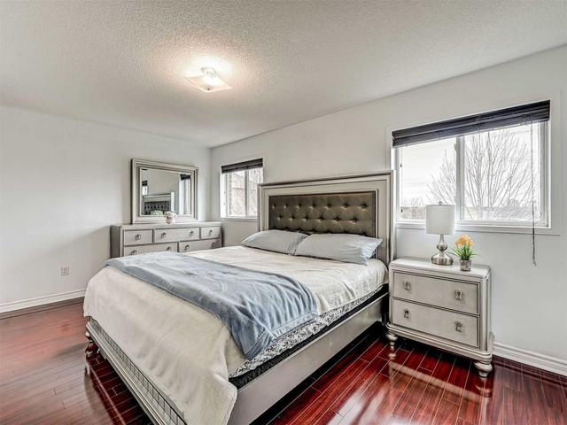 527 Rossellini Dr, House semidetached with 4 bedrooms, 4 bathrooms and 3 parking in Mississauga ON | Image 7