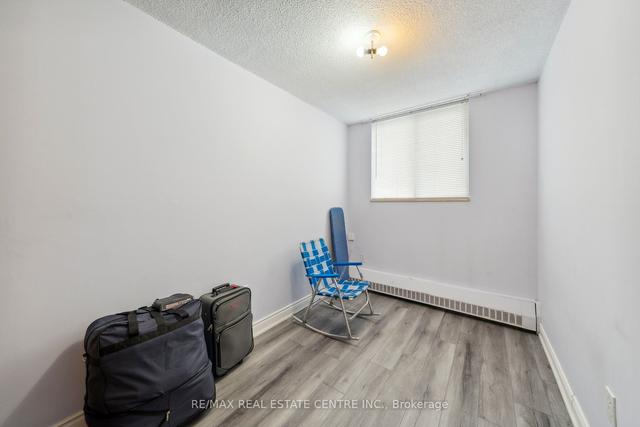 711 - 200 Lotherton Ptwy N, Condo with 2 bedrooms, 1 bathrooms and 1 parking in Toronto ON | Image 6