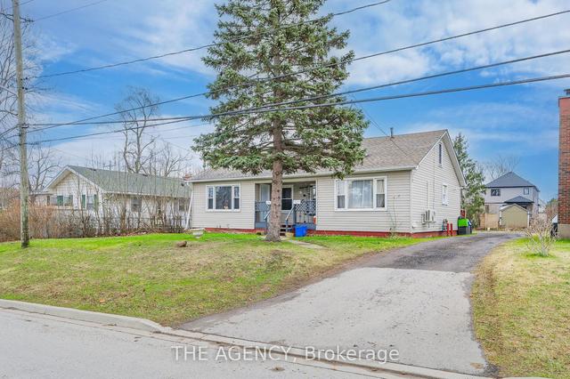 37 Catherine St, House detached with 4 bedrooms, 2 bathrooms and 6 parking in Fort Erie ON | Image 12