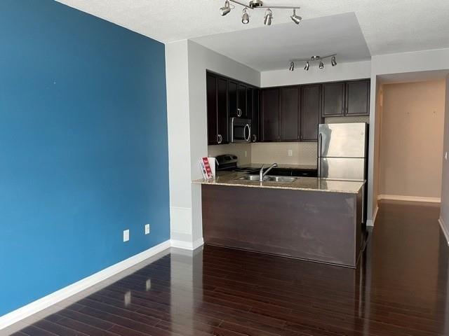 2001 - 225 Webb Dr, Condo with 1 bedrooms, 1 bathrooms and 1 parking in Mississauga ON | Image 11