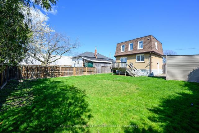 94 Howard Ave, House detached with 3 bedrooms, 2 bathrooms and 4 parking in Hamilton ON | Image 12