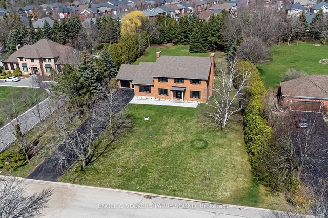 18 Chantelay Cres, House detached with 4 bedrooms, 3 bathrooms and 14 parking in Halton Hills ON | Image 35