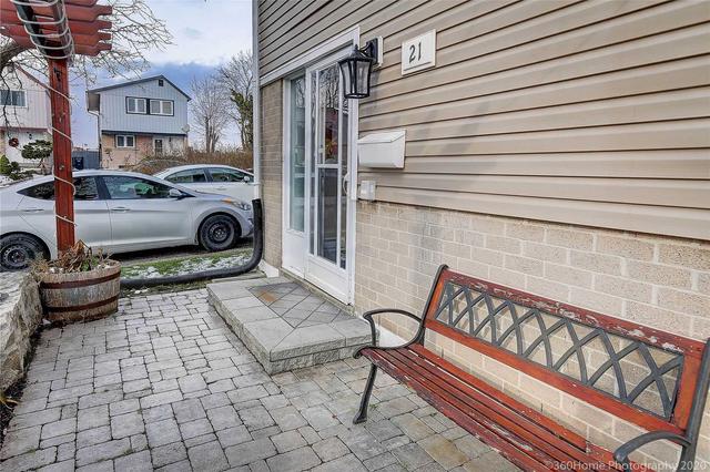 21 Hallcrown Crt W, House detached with 3 bedrooms, 2 bathrooms and 3 parking in Brampton ON | Image 29