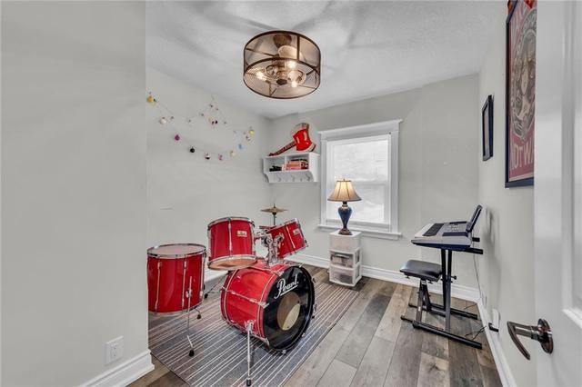 153 Ottawa Street S, House detached with 5 bedrooms, 2 bathrooms and 2 parking in Hamilton ON | Image 33