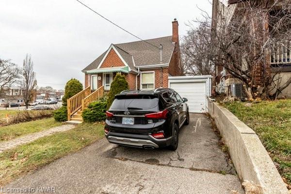 10 Stirling Avenue N, House detached with 4 bedrooms, 1 bathrooms and null parking in Kitchener ON | Image 8