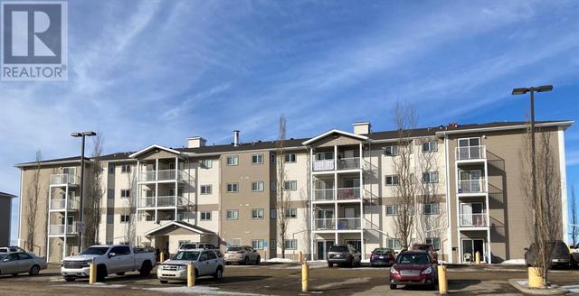 103, - 12025 Royal Oaks Drive, Condo with 2 bedrooms, 1 bathrooms and 2 parking in Grande Prairie AB | Card Image