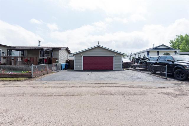 257 Card Court, House detached with 3 bedrooms, 2 bathrooms and 5 parking in Wood Buffalo AB | Image 2