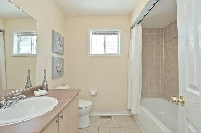 30 Greenhalf Dr, House detached with 4 bedrooms, 3 bathrooms and 1 parking in Ajax ON | Image 15